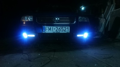 VEN PASSAT B5 RESTYLING HALÓGENO +DZIENNE EN PARAGOLPES REJILLAS  