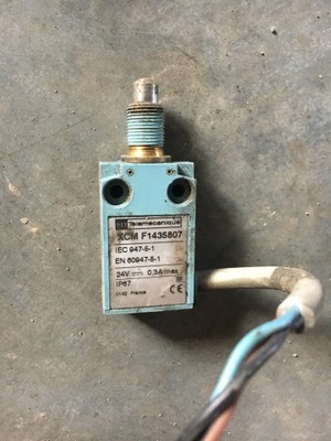 Scania датчик xcm f1435807 фото №1