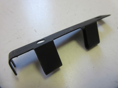 Audi a5 кронштейн трос 8t0823531 фото №1