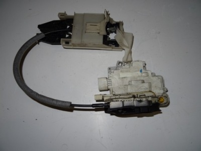 Лівий замок двері перед 9 pin cayenne 7p5 2010^ фото №1