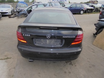 Бампер задня mercedes cl203 czarna pdc фото №1