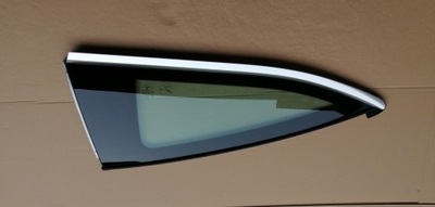 W205 стекло кузовная треугольник правая 2016r идеальное состояние фото №1