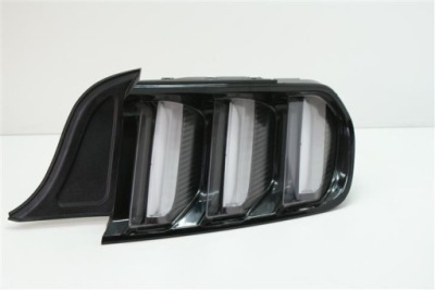 Ford mustang gt 15-18r правий фара задня led eur. фото №1