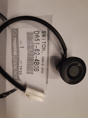 Кнопка крышки выключатель mazda 2 de 07-14 новый oryg фото №1