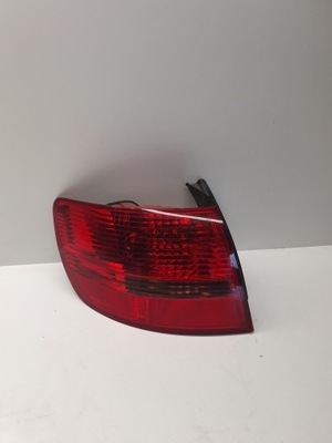 LAMPA LEWY TYŁ W BŁOTNIK AUDI A6 C6 4F9945095