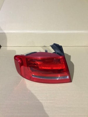 Audi a4 b8 sedan лампа задня ліва крила фото №1