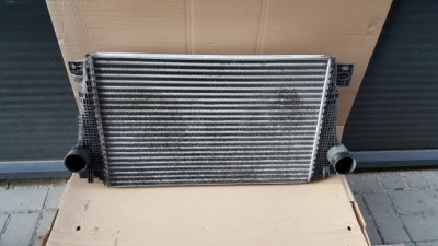 Радіатор повітря інтеркулер vw amarok 2h0 2h фото №1