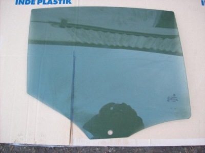 Bmw e87 скло правий задня тонована фото №1