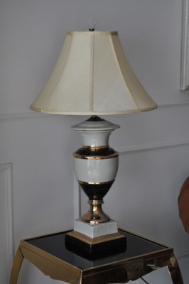 LAMPA Z PORCELANY , ELEGANCKA PORCELANOWA LAMPKA