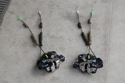 Lexus is 250 замок двері перед правий 06-11r фото №1