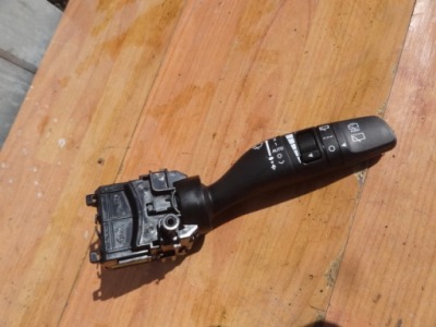 Kia carens iv 2015 перемикач двірник правий фото №1