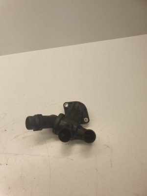 Корпус термостата audi vw 2,0 tfsi 06d121111g фото №1