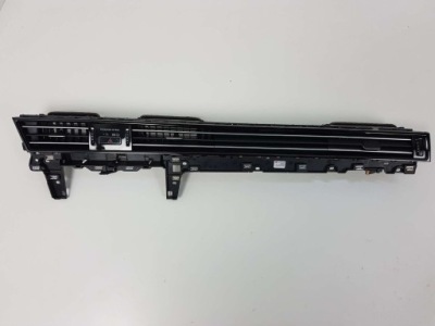 Vw passat b8 решітка обдув середня фото №1