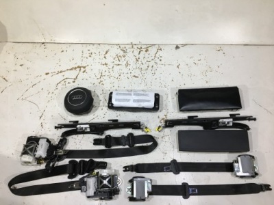 Audi a3 8v подушка безопасности подушка водителя bok kolan ремни фото №1