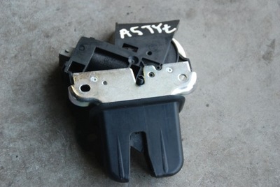 Замок кришки задня audi a4 b8 a5 8t фото №1