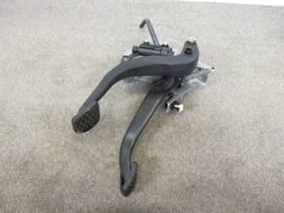 Педали тормоза bmw f20 f30 6787711 оригинал фото №1