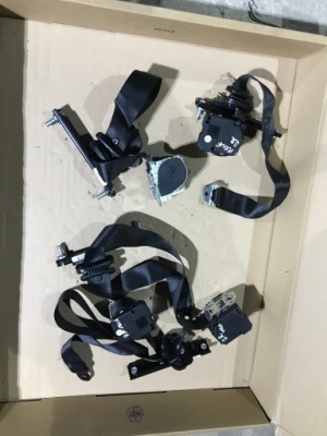 Range rover vogue l322 pas безпеки задня фото №1