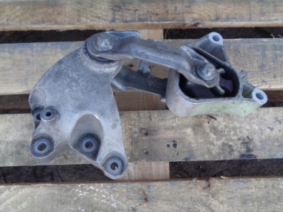 B-klasa w246 кронштейн подушка двигуна a2462401109 фото №1