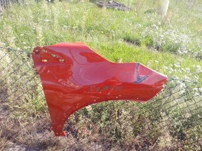 Крила правий передній renault captur фото №1