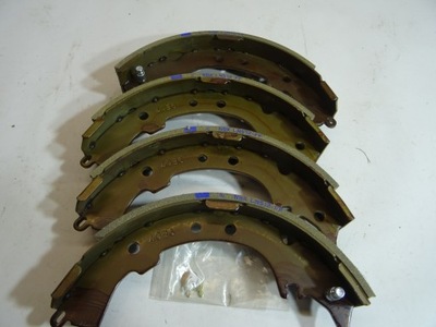 Гальмівні колодки гальмівні задня toyota 0449544020 фото №1