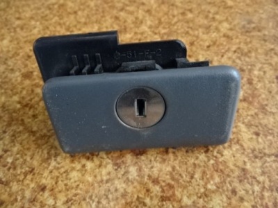 Land cruiser 120 04r замок полиця внутрішньої фото №1