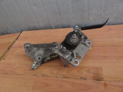 Renault twingo iii 15 0,9tce подушка коробки кронштейн фото №1