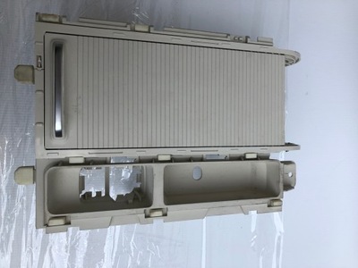 Кронштейн бардачок чашка vw passat b8 3g0862531 фото №1