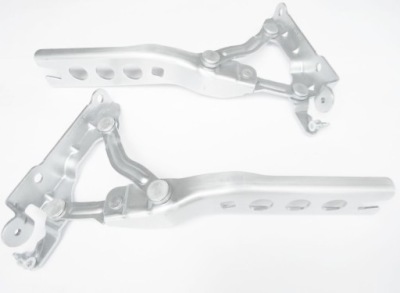 Skoda octavia ii петля капот 1z0823302c фото №1