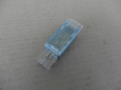 Golf v r32 лампа освітлення кабіни 6l0947565 фото №1