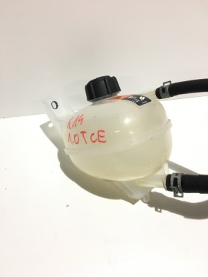 Nissan micra k14 1.0 dig-t бак wody фото №1