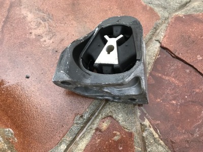 Volvo v40 xc40 подушка кронштейн двигуна 2.0d2 фото №1
