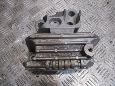 Кронштейн подушка jeep renegade 1,3i фото №1