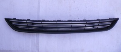 Ford fiesta mk8 решітка середня бампера хром фото №1