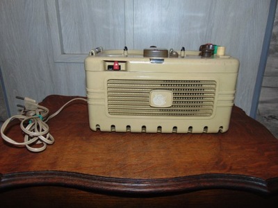 Magnetofon szpulowy Castelli,vintage lata 50