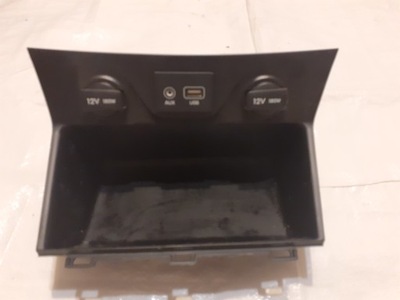 Tucson ii бардачок роз'єм usb 12v aux 84630-d70104 фото №1