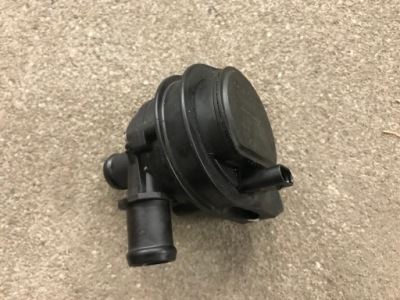 Дополнительная насос wody audi a1 2q0965567 фото №1
