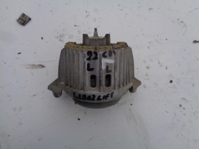 Подушка двигателя левая w212 lift 2.2cdi a2122400000 фото №1