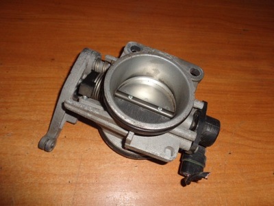 Dacia logan sandero 1.6 дроссельная заслонка фото №1