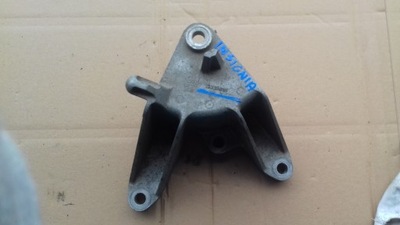 Insignia 2.0 cdti кронштейн коробки подушка 13228289 фото №1