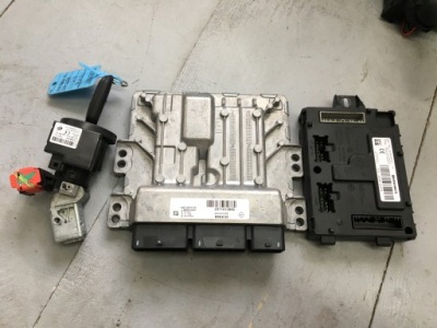 Бортовой компьютер двигателя dacia duster 1.5 dci 2017r набор фото №1