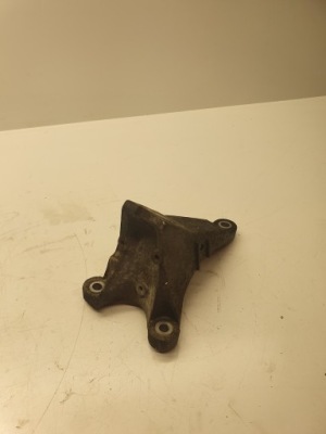Кронштейн опора двигателя audi s4 b6 b7 8e0199308an 4,2 фото №1