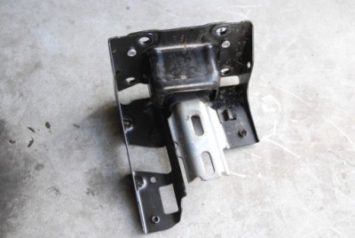 Подушка двигуна citroen c3 iii 208 1.2 vti фото №1