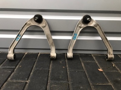 Infiniti qx70 3.0d важіль верхній передній лівий фото №1