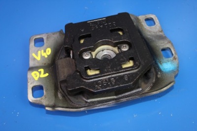 Volvo v40 ii xc40 1.6 d2 подушка двигуна кронштейн фото №1