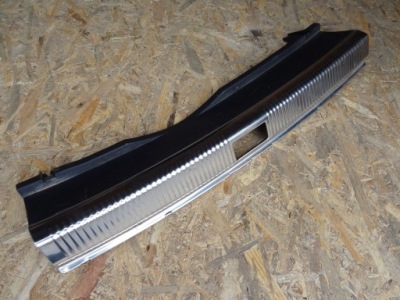 Накладка порог багажника audi оригинальный номер 4g8863471 фото №1