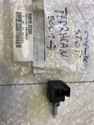 Hyndai terracan датчик стоп 93810 2e000 оригинал фото №1