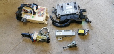 Hyundai i30 ii 1.6 crdi бортовий комп'ютер набір стартер фото №1