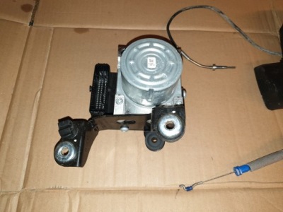 Насос abs jj32-2c405-ab discovery sport evoque 15- фото №1