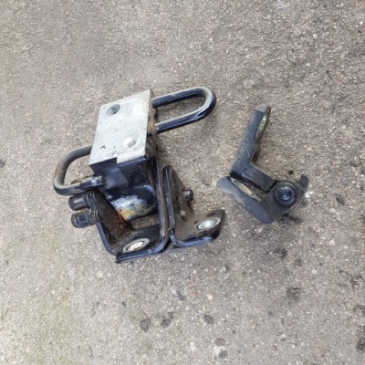 Петли дверь правый задняя vw touran lc9x фото №1