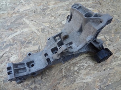 Кронштейн опора генератора audi a4 b7 фото №1